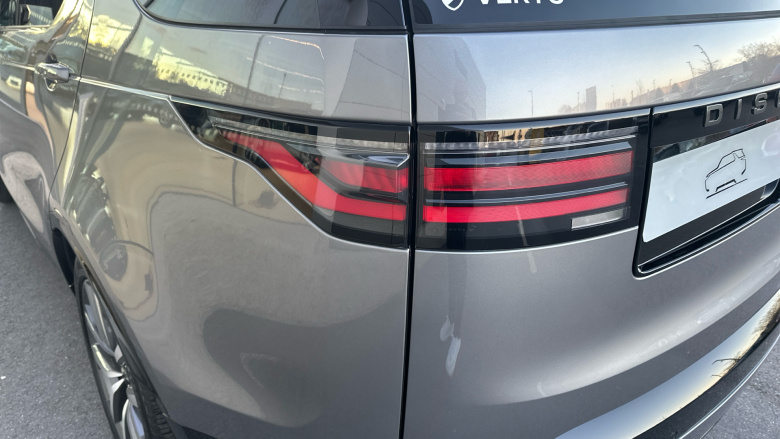 Land Rover Discovery 3.0 D350 Dynamic SE 5dr Auto Diesel Station Wagon